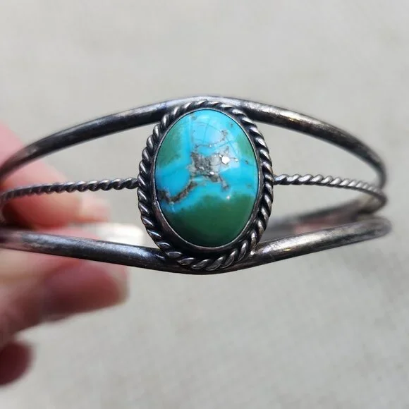 Vintage Navajo Oval Turquoise Green Stone Sterling Silver Cuff Twist Bracelet - Picture 2 of 9